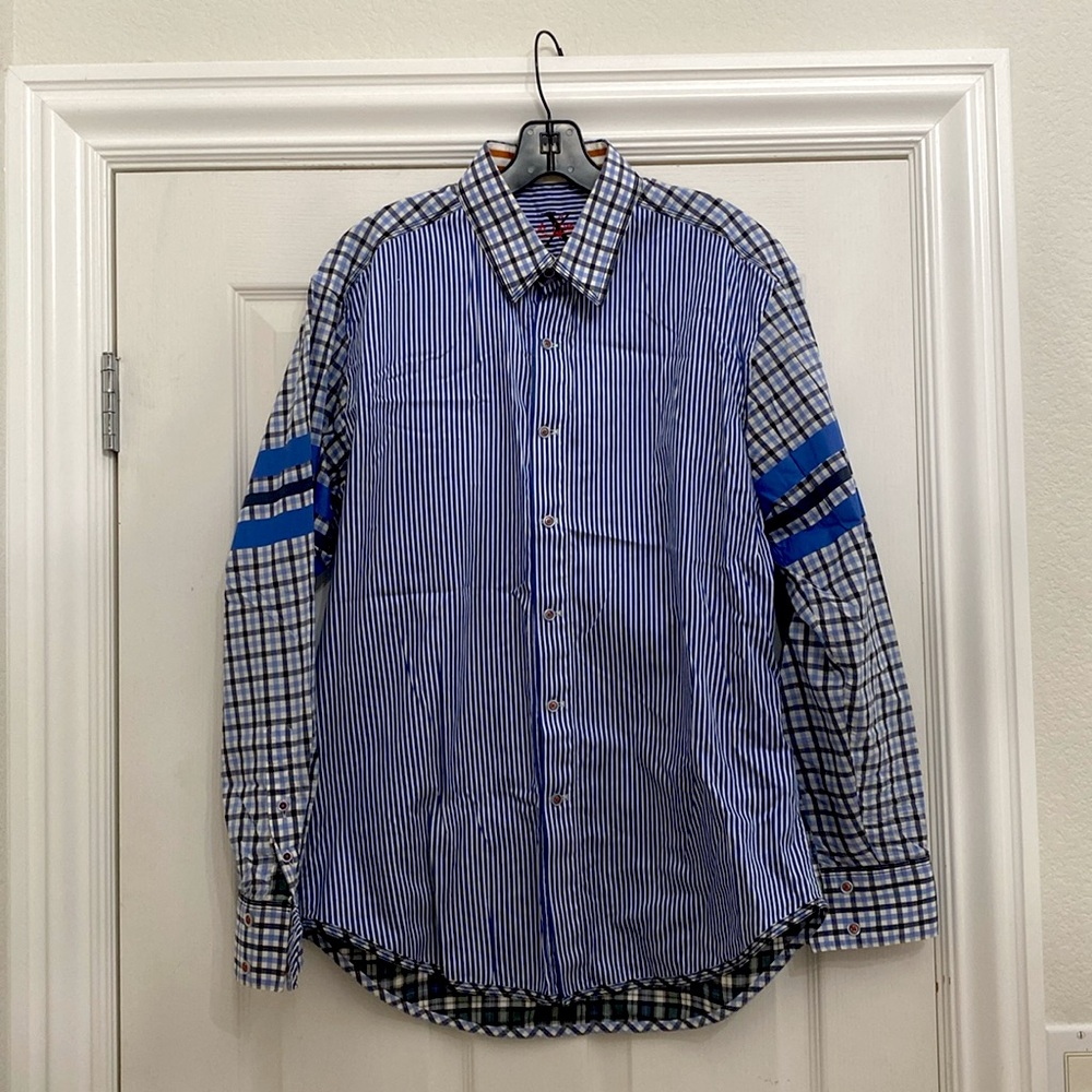 Robert Graham long sleeve button down great condition size L